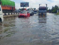 Banjir, Jebol Tanggul Sungai Wulan Demak, Jalur Pantura Menuju Semarang Lumpuh