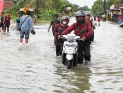 Jalan Purwodadi-Semarang di Godong Grobogan Tergenang Satu Meter, Akses Warga Terganggu