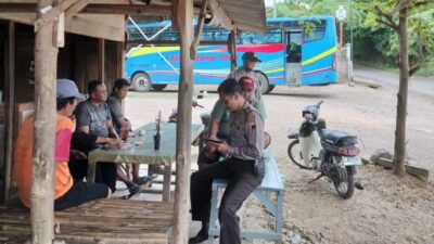 Patroli Polsek Lasem Rembang Sosialisasi Larangan Knalpot Brong di Pangkalan Mobil