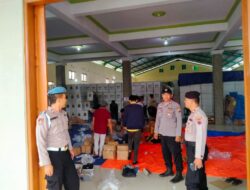 Personil Polres Rembang Pantau Pendistribusian Logistik Pemilu Dari Gudang KPU