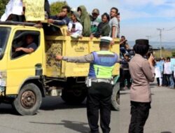 Anggota Polres Humbahas Amankan Unjuk Rasa Warga Dua Desa, AKBP Hary Ardianto: Aman dan Tertib