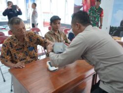 Cegah Petugas KPPS Bertumbangan, Polrestabes Semarang berikan Layanan Kesehatan