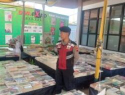 Personil Polres Banjarnegara Amankan Bazar Buku Rangkaian Hari Jadi Banjarnegara Ke-453