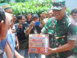 Kodam IV Diponegoro dan Polda Jateng Berikan Bantuan Logistik Untuk Korban Banjir Demak