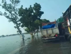 Jalur Alternatif Macet Parah Akibat Banjir Demak Meluas hingga Mijen-Welahan Jepara