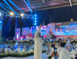 Kampanye Akbar Prabowo-Gibran di Surabaya, Khofifah Ajak Jangan Golput
