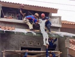 Kronologi Buruh Bangunan Tewas Tersetrum saat Perbaiki Atap Rumah di Ambarawa Kabupaten Semarang