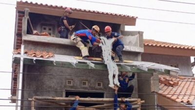 Tersetrum saat Perbaiki Atap Rumah di Ambarawa Kabupaten Semarang, Buruh Bangunan Tewas