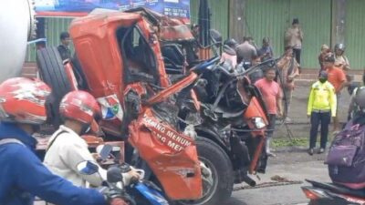 Truck Tangki Bermuatan Gas Elpiji Alami Kecelakaan di Ungaran