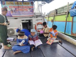 Anak – Anak Bantaran Sungai Barito Rutin Kunjungi KMH KP XVIII 2001 Sebagai Alternatif Tempat Belajar