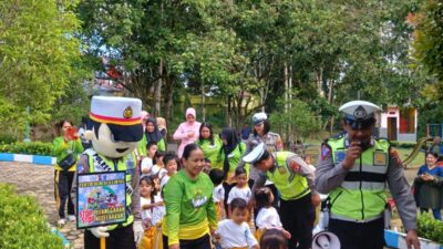 Laksanakan Polisi Sahabat Anak, Polres Lamandau Kenalkan Rambu Lalu Lintas