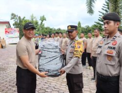 Jelang Pemilu, Kapolres Lamandau Distrubusikan Kaporlap kepada Personel