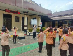 Pelajar Saka Bhayangkara Ikuti Latihan Peraturan Baris-Berbaris Bersama Polsek Juwana