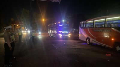 6 Bus Perwakilan Kades Diberangkatkan dengan Pengawalan Polresta Pati Menuju Gedung DPR RI