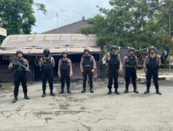 Personel Peleton 2 Dalmas Satuan Samapta Polresta Pati Siapkan Keamanan di Kota Pati