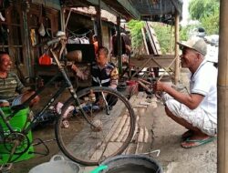 Ajak Warga Ciptakan Pemilu Damai, Bhabinkamtibmas Desa Karangwono Gelar Cooling System