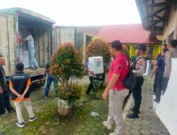 Polisi Kawal Ketat Pendistribusian Logistik Pemilu di Batang