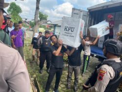 Pendistribusian Logistik Pemilu di Batang, Polisi Lakukan Pengawalan