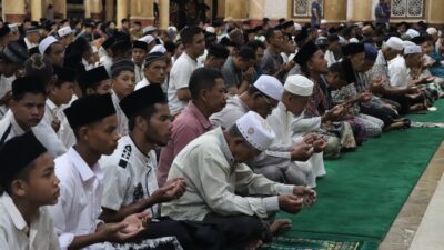 Sujud Syukur di Masjid Agung Aceh Barat atas Kemenangan Prabowo-Gibran 1 Putaran