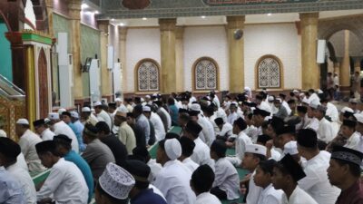 Sholat Magrib dan Sujud Syukur Masyarakat Aceh Barat atas Kemenangan Prabowo-Gibran