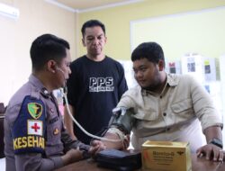 Petugas Pemilu Terima ayanan Kesehatan dari Polres Banjarnegara