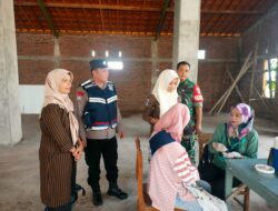 Sukseskan Program Imunisasi: Himbauan Bhabinkamtibmas di Kegiatan Posyandu Sub Pin Polio