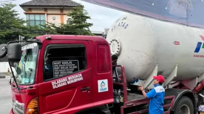 Truk Tangki LPG Pertamina Rem Blong Tabrak Tiga Kendaraan di Perempatan Assalamah Ungaran, Polisi Ungkap Kronologi Ini