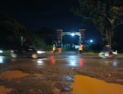 Hujan Deras, Jalan Pantura Pati – Juwana Terendam Banjir, Satlantas Pati Turun Langsung