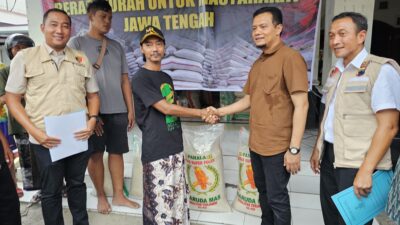 Bersama Disperindag, Satgas Pangan Polda Jateng Distribusikan 25 Ton Beras 