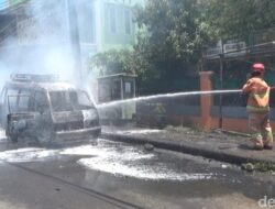 Listrik Korslet, Angkot Jurusan Pekalongan-Bandar Batang Terbakar