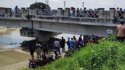 Pria Tanpa Identitas Tewas Tergantung di Kolong Jembatan Waru Semarang