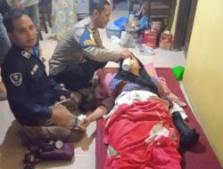Unit Dokkes Polres Purbalingga Tangani Petugas KPPS Purbalingga yang Pingsan