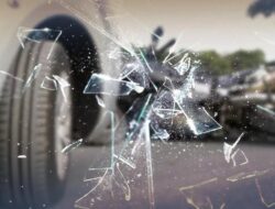 Motor Oleng Setelah Senggol Pejalan Kaki, Mahasiswi Semarang Tewas Ditabrak Truk