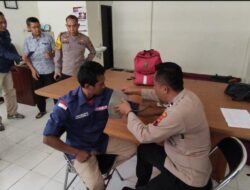Pastikan Kesehatan Anggota KPPS, Polisi Bantu Cek Kesehatan Petugas KPPS di Semarang