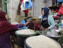 Di Pasar Bintoro Demak, Harga Beras Lokal Berangsur Turun