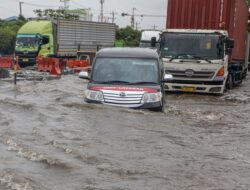 Akibat Banjir Semarang, Jalur Pantura Demak Macet  sampai 16 Kilometer