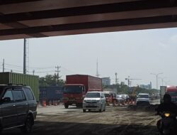 Sudah Kering, Arus Lalu Lintas Jalan Kaligawe Semarang Kembali Normal
