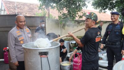 Dirikan Dapur Umum, Polresta Pati Peduli Warga Masyarakat Korban Banjir