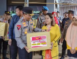 Kunjungi Korban Banjir di Kabupaten Pekalongan, Kapolda Jateng Berikan Bantuan