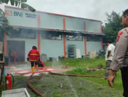 Gudang Arsip Kantor BNI KCP Batang Terbakar