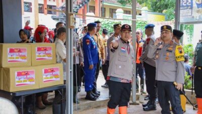 Kapolda Jateng Irjen Ahmad Lutfi Kerahkan Anggota Bantu Warga Terdampak Banjir di Jawa Tengah