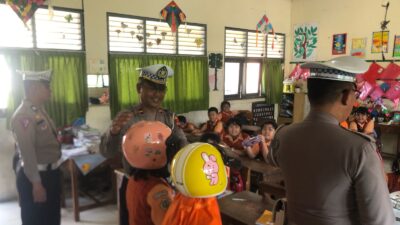 Motivasi Anak Usia Dini, Satlantas Polresta Pati Berikan Edukasi di SD Pati Kidul 1