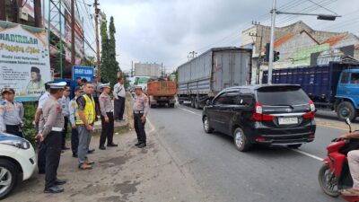 Jaga Kelancaran Arus, Dishub dan Satlantas Sosialisasi Traffic Light Di Pasar Batang