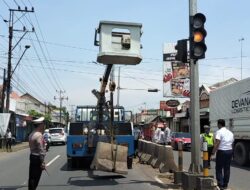 Dishub dan Satlantas Sosialisasikan Traffic Light di Depan Pasar Batang