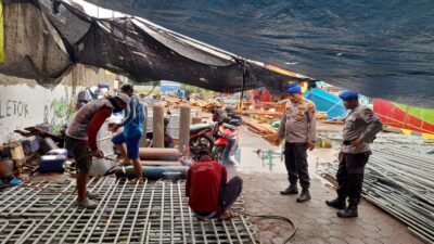 Tim Terpadu Maritim Juwana Memantau Kapal Perikanan di Alur Sungai Silugonggo
