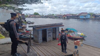 Kepolisian Patroli di Sekitaran Pasar dan Pelabuhan Tangsi Sukamara