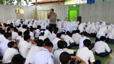 Maraknya Tindakan Bullying Pelajar, Seksi Hukum Polresta Pati Berikan Edukasi di SMP N 1 Trangkil