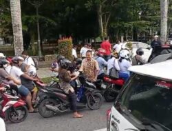 Bareng Komunitas Dayak Bajuju Borneo Bersatu, Polda Kalteng Bagikan Takjil Gratis