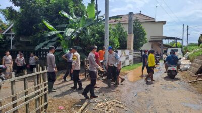 Kegiatan Kerja Bakti: Tanggul Sungai Diperbaiki Pasca Banjir di Pati