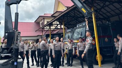 Personil Ditsamapta Polda Kalteng Ikuti Latihan Pengoperasionalan Alat Crane SAR